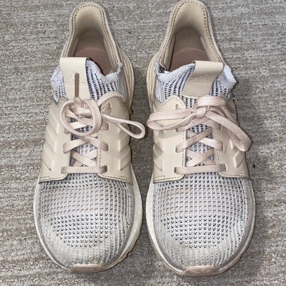 Women's adidas Ultraboosts 6.5